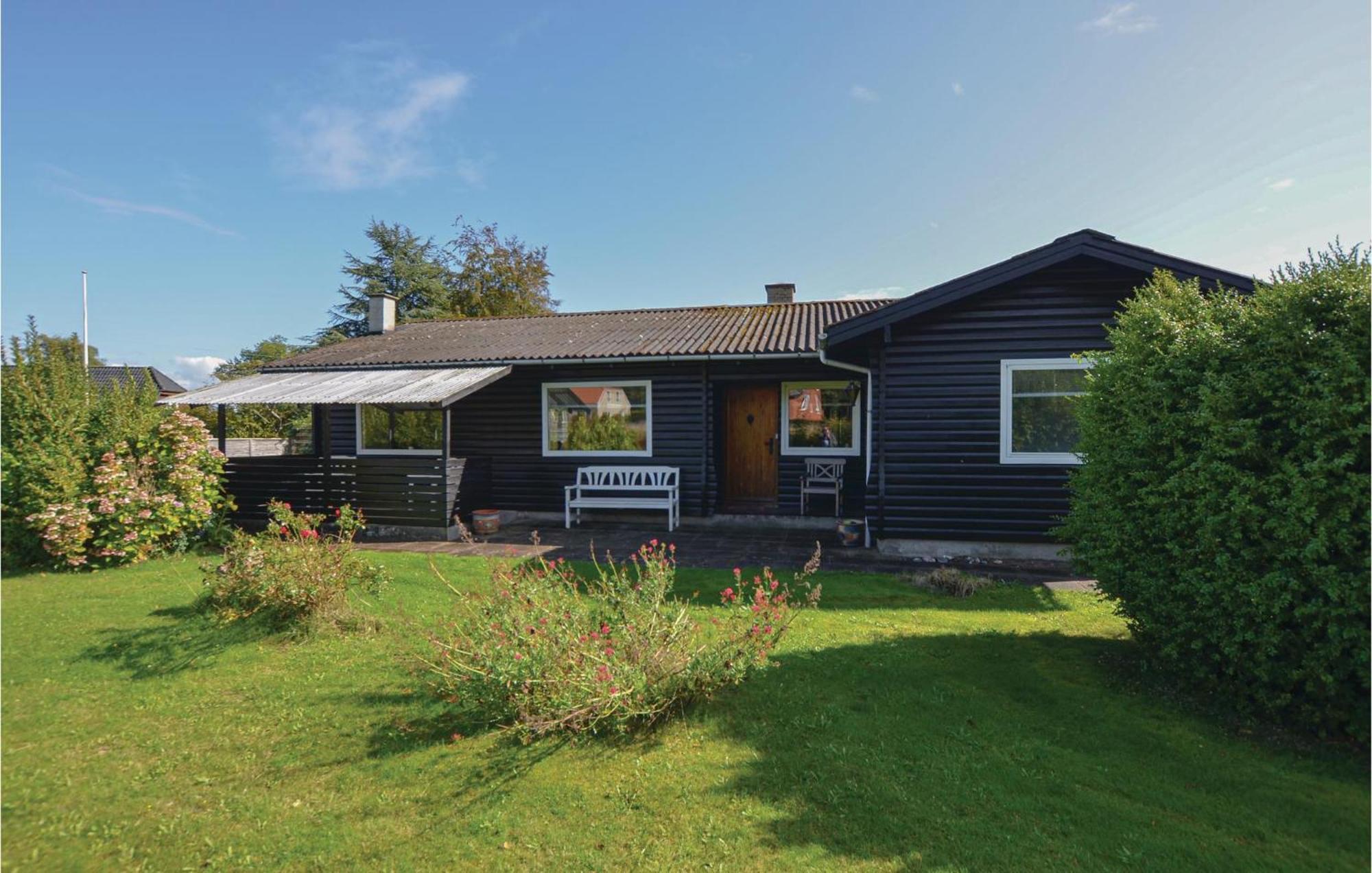 Stunning Home In Augustenborg With Kitchen Extérieur photo